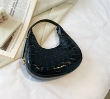 Load image into Gallery viewer, Crocodile leather shoulder bag
